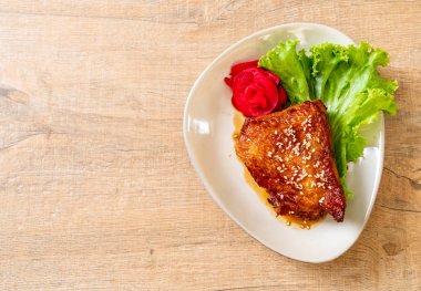 teriyaki sosu ve susam ızgara tavuk biftek