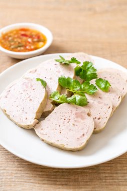 Domuz sosisi Vietnam dili veya Vietnamca soslu domuz buğulama