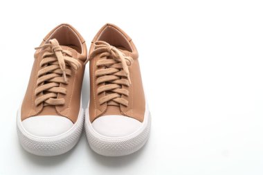Kahverengi ayakkabılar beyaz arkaplanda izole edilmiş