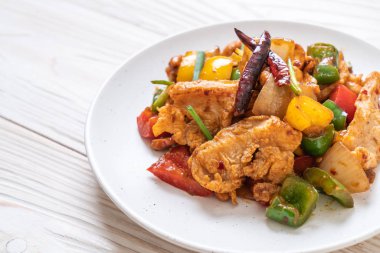 Kaju fıstığı - Asya gıda ile tavada kızartılmış tavuk