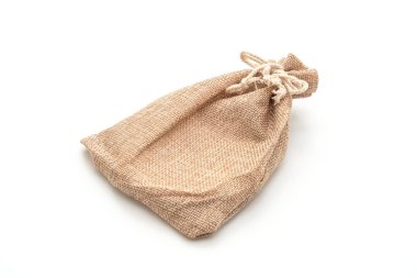 Beyaz arka plan üzerinde izole çuval kumaş çanta