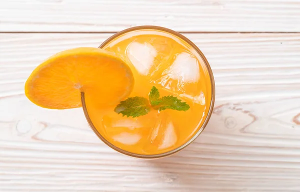 Склянка Апельсинового Соку Льодом — стокове фото