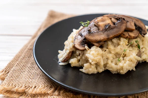 Risoto Caseiro Com Cogumelos Queijo — Fotografia de Stock