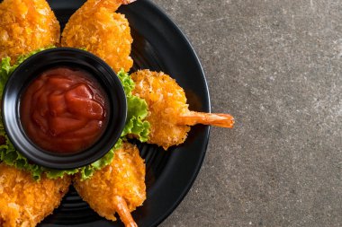 Derin kızarmış karides soslu