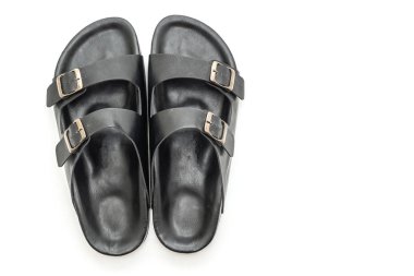 Erkekler beyaz arka plan üzerinde izole sandalet deri