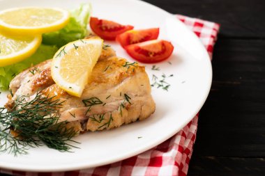 Izgara balık bifteği.