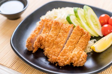 Japon kızartılmış domuz pirzolası (tonkatsu seti) - Japon yemek tarzı