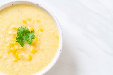 Mısır çorba kasesi - sağlıklı gıda tarzı