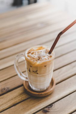 buzlu latte kahve klasik cam