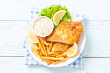 Balık ve cips - sağlıksız gıda