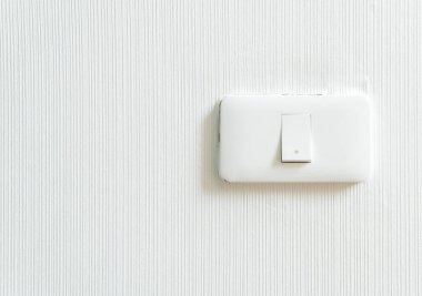 Beyaz ışık duvara geçiş