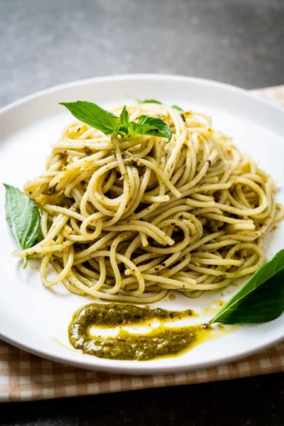 Espaguete Homamade Com Molho Pesto Azeite Folhas Manjericão — Fotografia de Stock