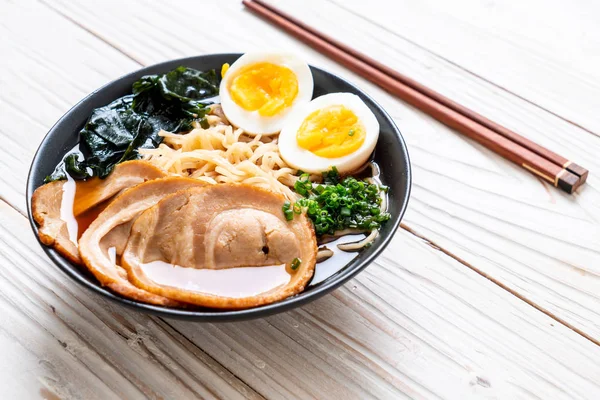 Shoyu Ramen Macarrão Com Carne Porco Ovo Estilo Comida Japonesa — Fotografia de Stock