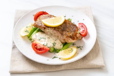 Izgara balık bifteği.