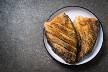 Çıtır Gouramy balık Beyaz plaka üzerinde