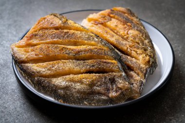 Çıtır Gouramy balık Beyaz plaka üzerinde