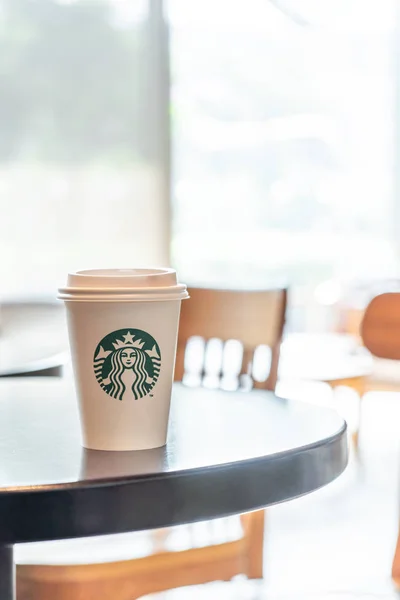 Bangkok Tailandia Junio 2018 Starbucks Café Caliente Con Soporte Sobre — Foto de Stock