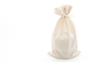 Beyaz arka planda beyaz kumaş çanta izole