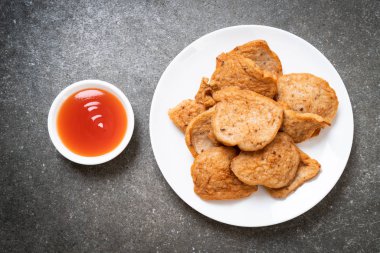 Vietnamca domuz sosisi soslu kızarmış