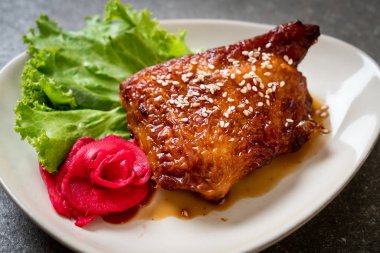 teriyaki sosu ve susam ızgara tavuk biftek