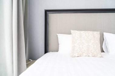 güzel yastık yatak yatak odası iç dekorasyon