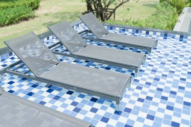 Otel ve tatil seyahat ve tatil için açık yüzme havuzunda havuzuyla yatak