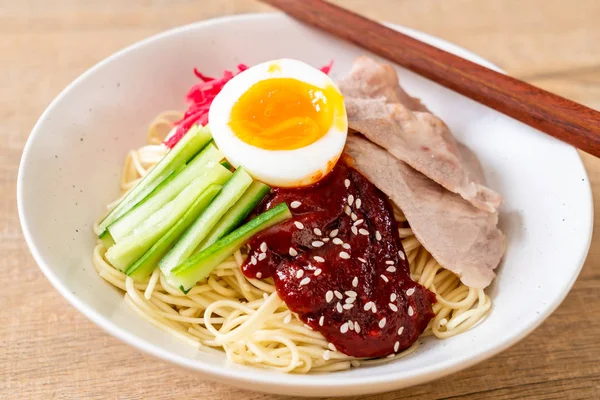bibim naengmyeon - korean cold noodles ramen