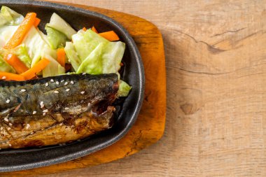 Teriyaki sosu - Japon yemekleri tarzı ile ızgara Saba Balık biftek