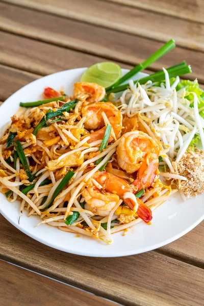 Pad Thai Fideos Arroz Fritos Con Camarones Comida Tailandesa — Foto de Stock