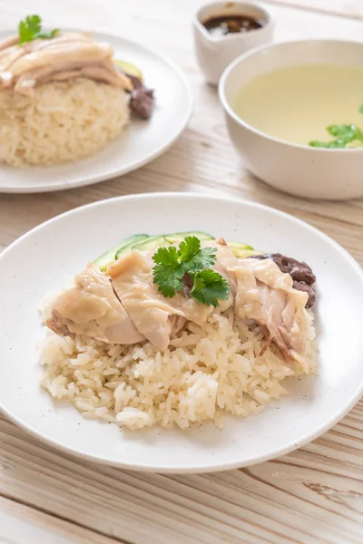 海南チキンライス 蒸し鶏ご飯のアジア料理スタイル — ストック写真