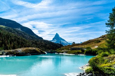 Matterhorn Zermatt, İsviçre Mosjesee Gölü ile