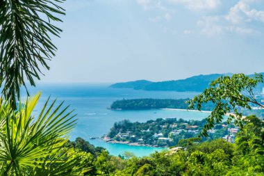 Tropikal plaj manzarası, Karon view Phuket, Tayland - tatil tatil kavramı üzerine gelin