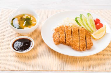 Japon kızartılmış domuz pirzolası (tonkatsu seti) - Japon yemek tarzı