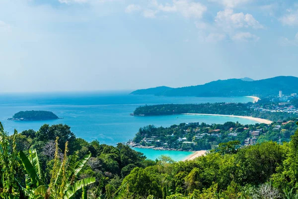 Tropikal plaj manzarası, Karon view Phuket, Tayland - tatil tatil kavramı üzerine gelin