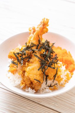 karides tempura pirinç kase karides yumurta ve yosun - Japon gıda tarzı