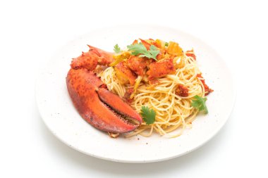 Makarna ya da ıstakoz spagettisi. Beyaz arka planda izole edilmiş İtalyan yemekleri.