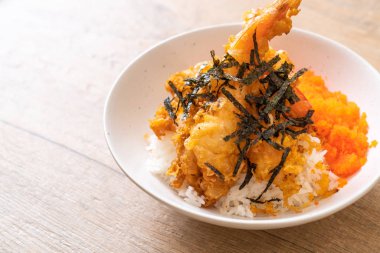 karides tempura pirinç kase karides yumurta ve yosun - Japon gıda tarzı