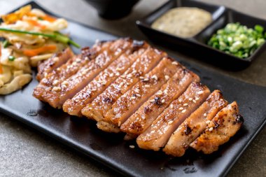 sebze - Asya tarzı ile dilimlenmiş domuz biftek ızgara