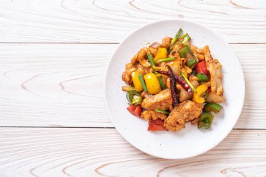 Kaju fıstığı - Asya gıda ile tavada kızartılmış tavuk