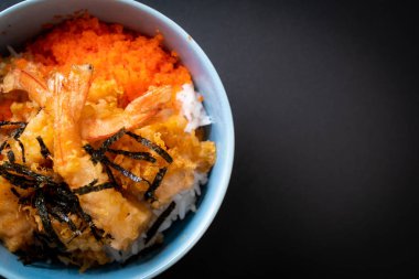 karides tempura pirinç kase karides yumurta ve yosun - Japon gıda tarzı