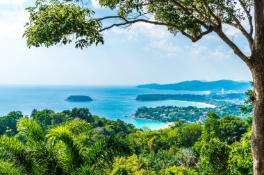 Tropikal plaj manzarası, Karon view Phuket, Tayland - tatil tatil kavramı üzerine gelin
