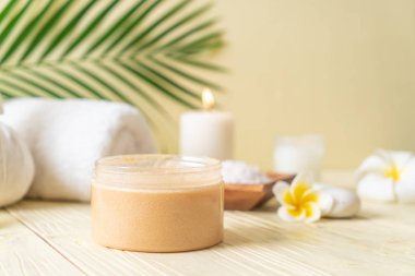 Ahşap zemin üzerine kurulmuş kaplıca tedavileri - Güzellik konsepti