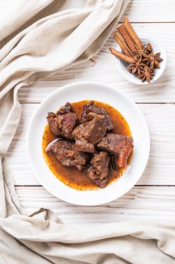 herb - Phuket Tayland geleneksel gıda tarzı ile domuz eti güveç