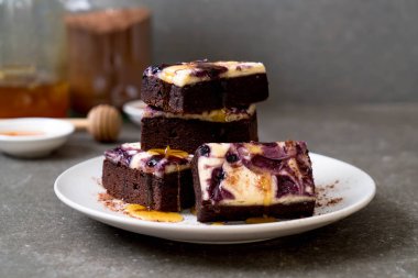 yaban mersini peynir Kek pasta plaka üzerinde