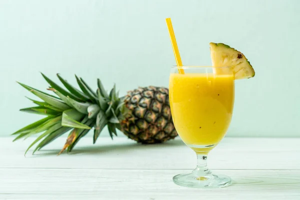 Fresh Pineapple Smoothie Glass Wood Table Healthy Drink — Stock Photo, Image