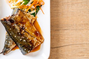 Teriyaki sosu - Japon yemekleri tarzı ile ızgara Saba Balık biftek