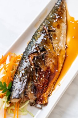 Teriyaki sosu - Japon yemekleri tarzı ile ızgara Saba Balık biftek