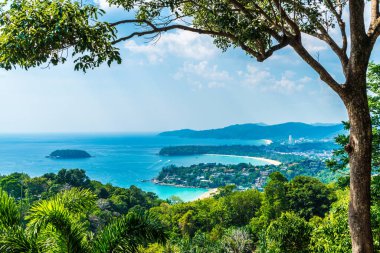 Tropikal plaj manzarası, Karon view Phuket, Tayland - tatil tatil kavramı üzerine gelin