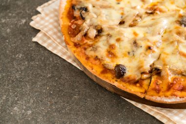 masada miso soslu mantarlı pizza