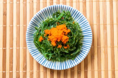 yosun salata karides yumurta - Japon gıda tarzı